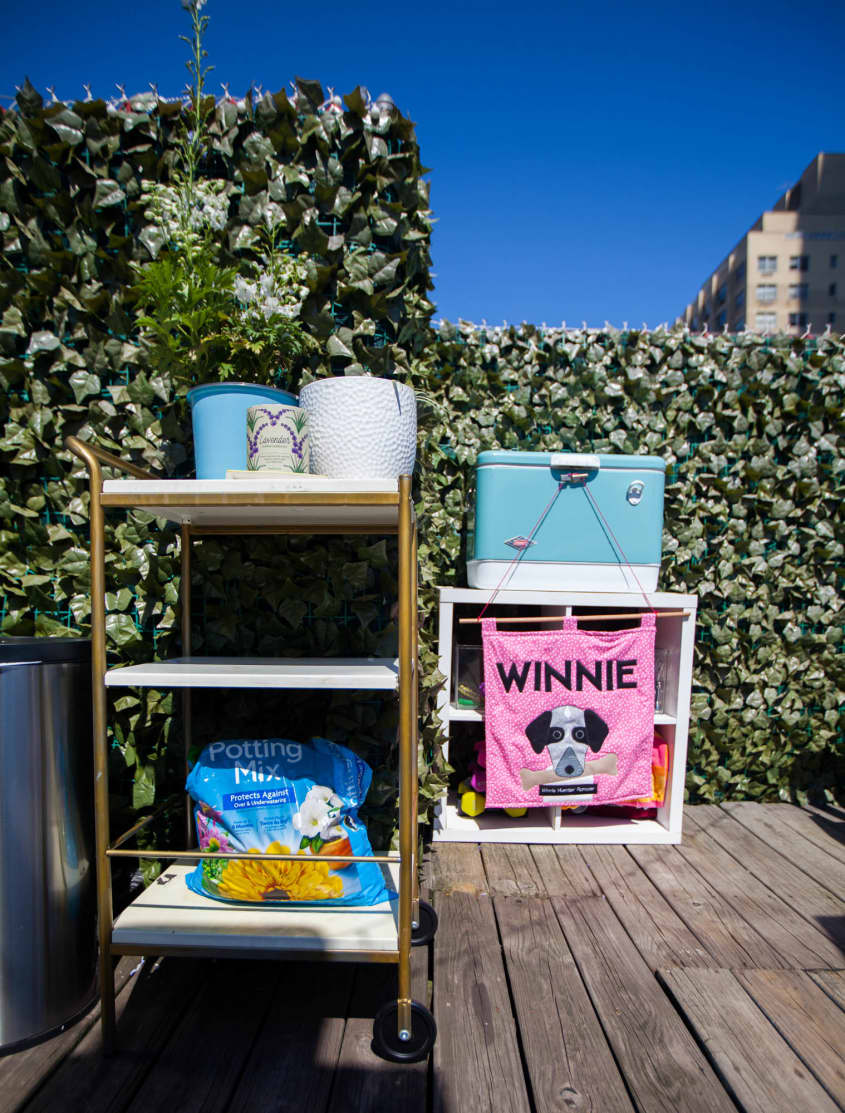 Bustle Beauty Editor Olivia Muenter's NYC Home Apartment Therapy